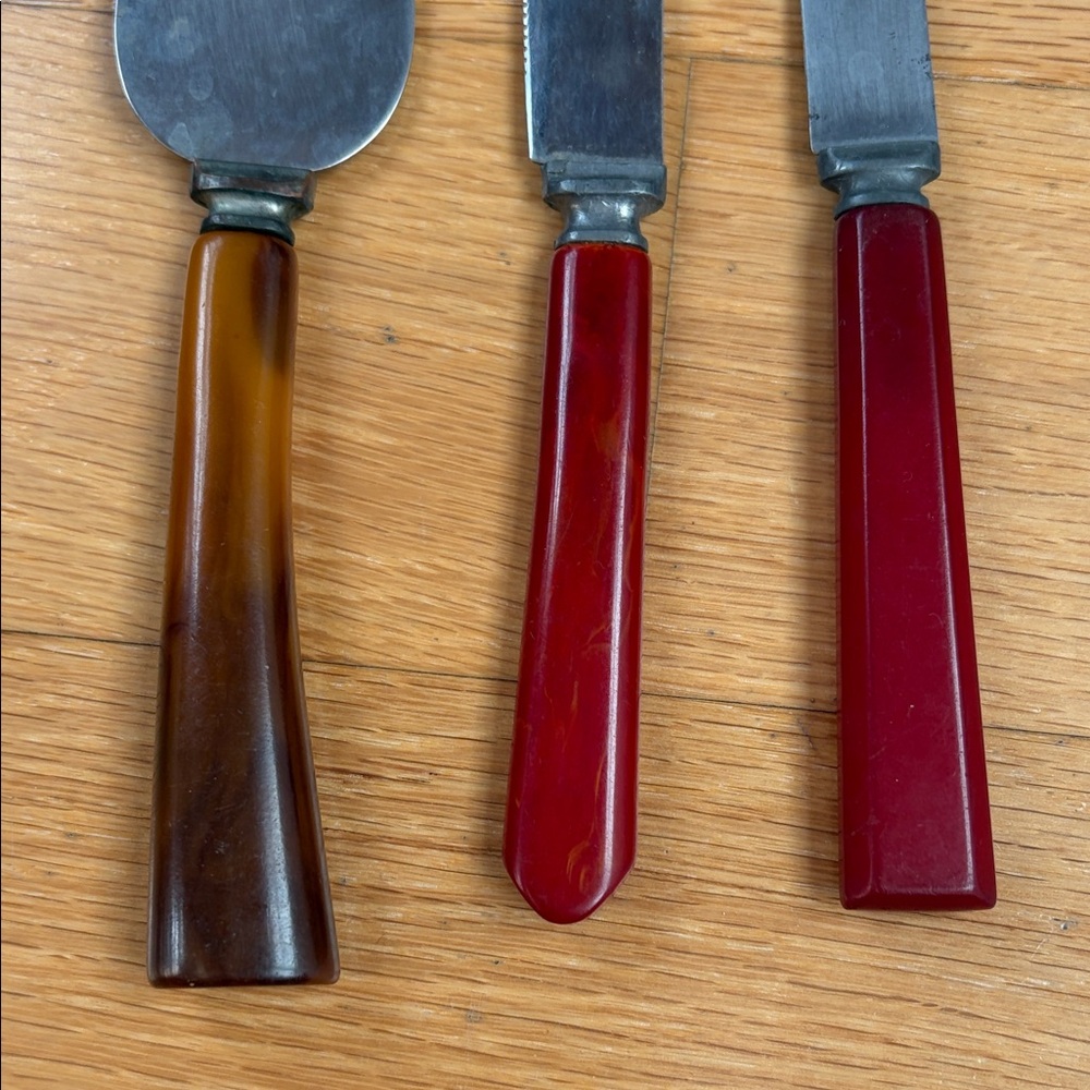 Vintage Bakelite Handle Cutlery Lot - 3 Pieces Red Brown Stainless - Picture 4 of 12